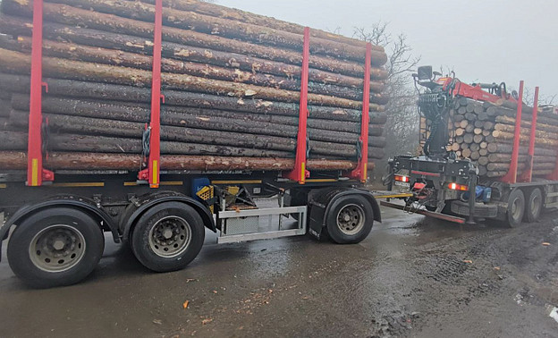 В зону СВО кировским бойцам отправили древесину и OSB-плиты