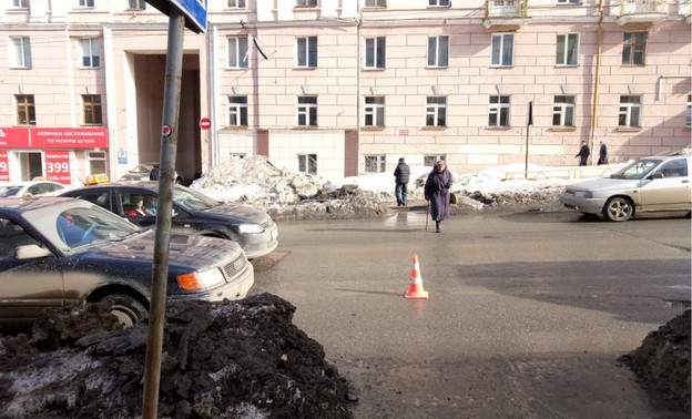 В Кирове под колёсами «Ауди» пострадала пенсионерка