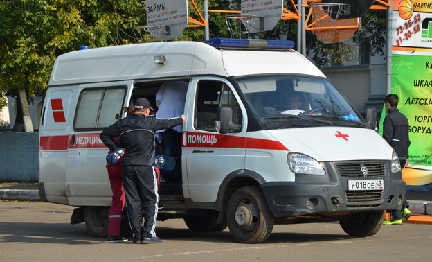 В Кирово-Чепецке мальчик упал с заброшенного здания