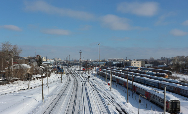 В Кирове из-за двух подростков экстренно затормозил поезд Абакан - Москва
