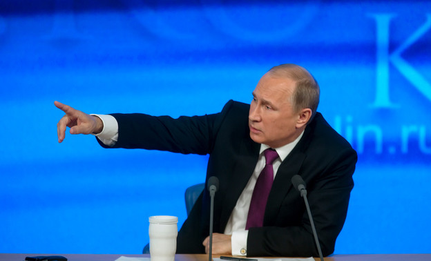 Путин поручил сократить число проверок предпринимателей
