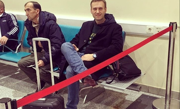 Навальный выиграл суд в Кирове у приставов, не выпускавших его из страны