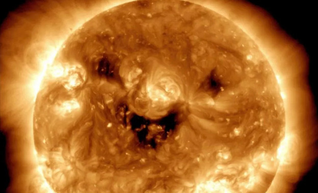 Американские учёные показали фото «злорадного» Солнца
