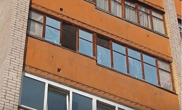 В Кирове из окна выпала 15-летняя школьница и разбилась насмерть