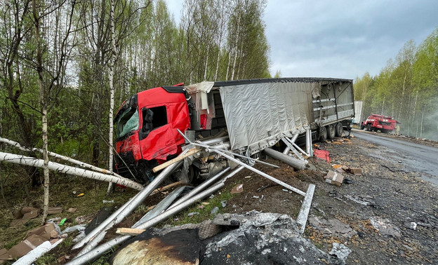 Опубликованы фотографии с места страшного ДТП в Котельничском районе