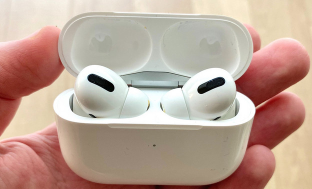 Новая версия наушников AirPods будет измерять температуру тела и проверять слух