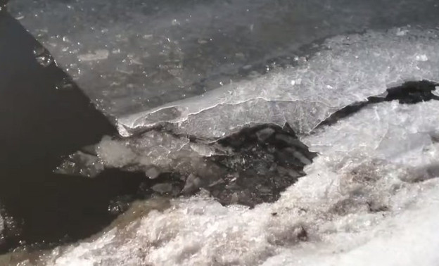 В Малмыжском районе под лед ушел «УАЗ»: три человека погибли