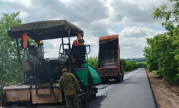 В Малмыжском районе продолжают ремонтировать дорогу к селу Аджим