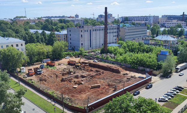 На перекрёстке Горького и Московской готовят площадку под строительство