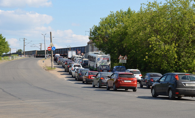В Нововятске вновь ограничат движение на железнодорожном переезде