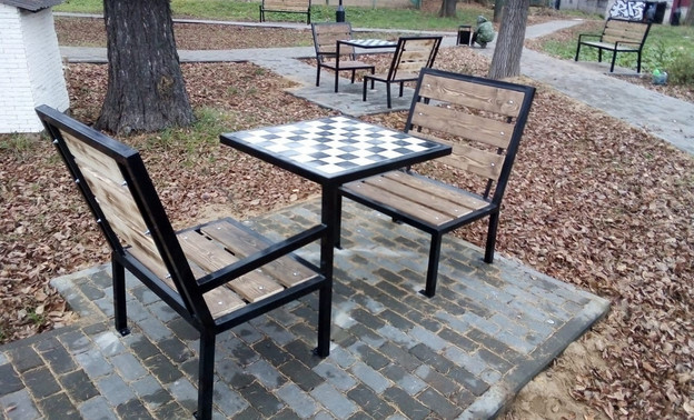 В саду Горького установили шахматные столы