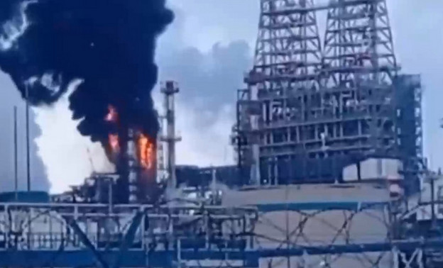 В Нижегородской области горит нефтеперерабатывающий завод «Лукойл»