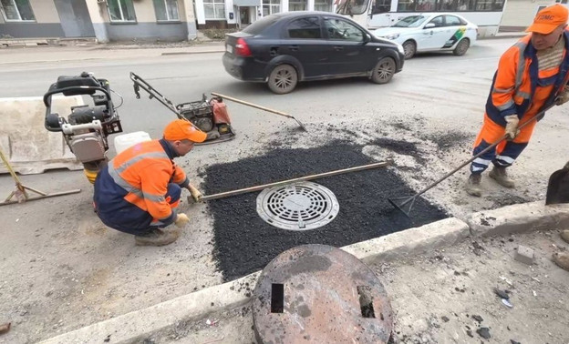 Дорожные службы в Кирове приступили к ремонту ливнёвки