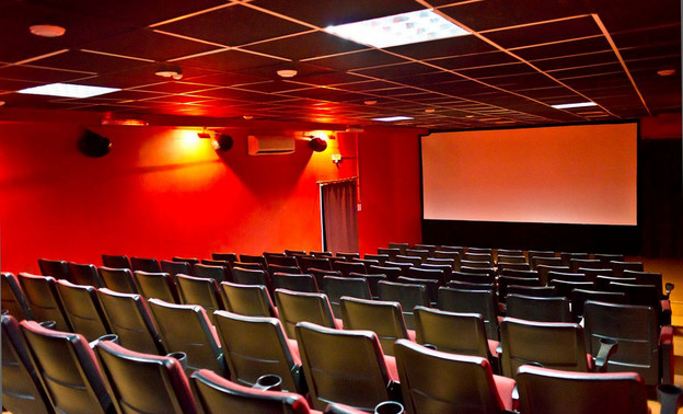 Сходить в кино на каникулах всем классом бесплатно: в «Смене» разыгрывают билеты