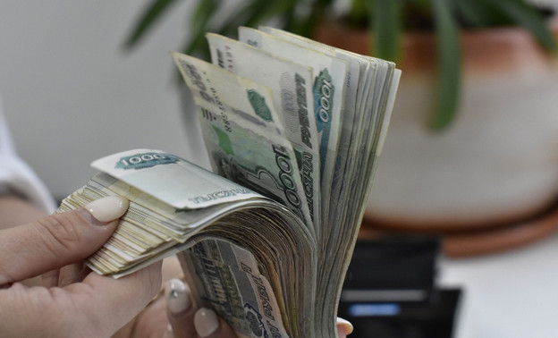 Средняя ежемесячная зарплата в Кировской области выросла на 12 %