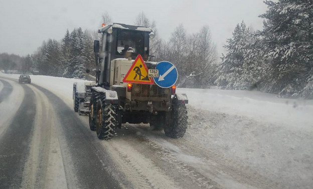 Власти Кирова велели подрядчикам усилить работу по уборке улиц от снега