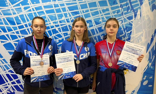 Кировские пловцы привезли 14 медалей с чемпионата Приволжского федерального округа