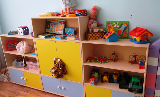 Для детского сада Кировского педагогического колледжа приобрели новую мебель и игрушки