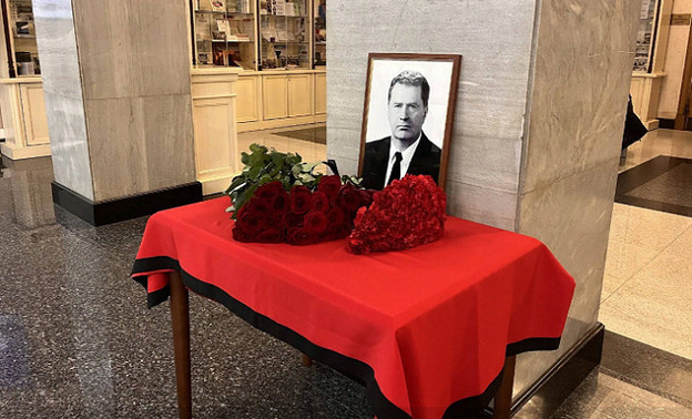 Церемония прощания с Жириновским окончена