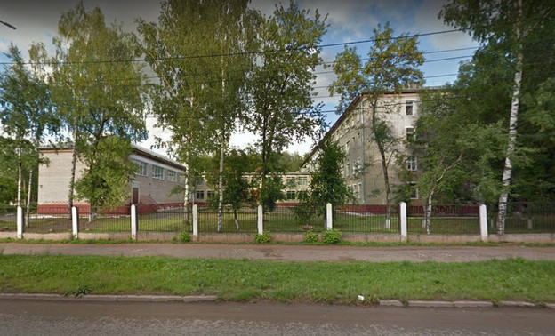 Кировскую школу полностью перевели на дистанционное образование из-за прорыва воды