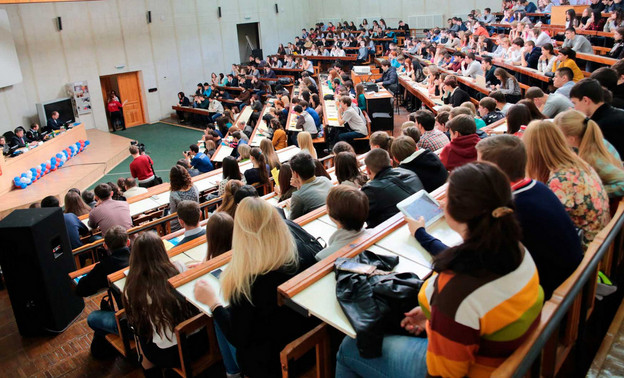 В российских вузах начнут проводить обязательные опросы для оценки качества образования