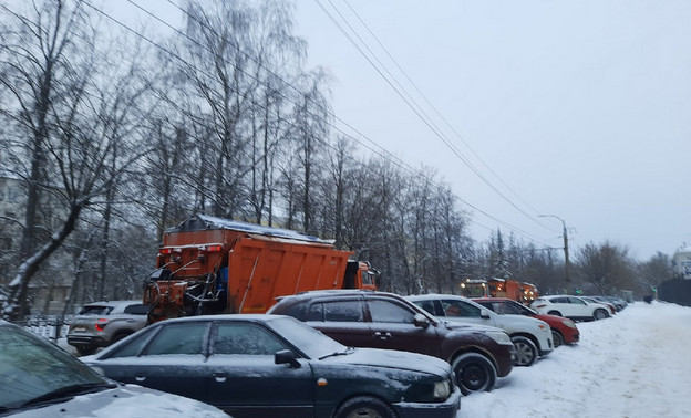 В смену на кировские дороги выходит 88 единиц снегоуборочных машин
