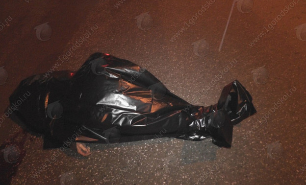Сегодня ночью неизвестный водитель насмерть сбил мужчину и скрылся с места происшествия (ФОТО)