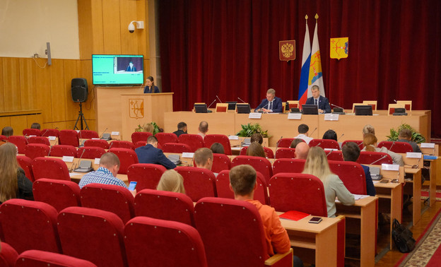 В Кирове хотят запретить курение кальянов и вейпов в общественных местах