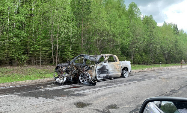 На трассе из Кирова в Омутнинск произошло ДТП. В результате загорелась иномарка