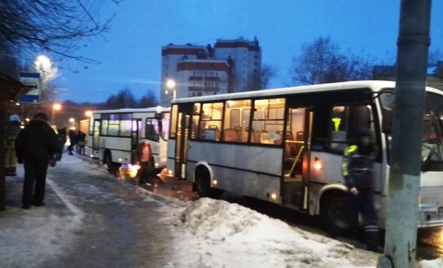 Столкновение двух автобусов в Кирове могло произойти из-за плохого содержания дорог