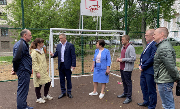 На Красноармейской в Кирове открыли многофункциональную спортплощадку