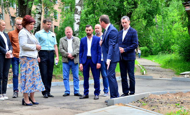 «Рекордный объём работ»: в Кирово-Чепецке проверили качество ремонта дворов
