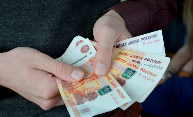 Зарплаты в Кировской области оказались среди самых низких в ПФО