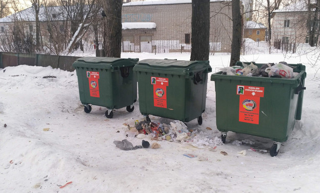 Случаи двойных платежей за мусор обнаружили в Кирове и трёх районах области