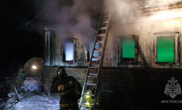 В Оричевском районе из пожара спасли двух человек