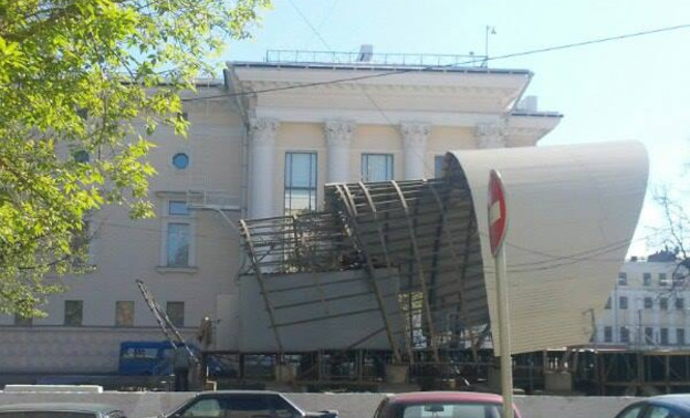 В Кирове на Театральной площади начался демонтаж сцены