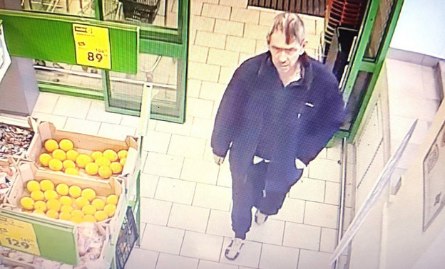 В Кирове ищут мужчину за кражу конфет и дезодорантов