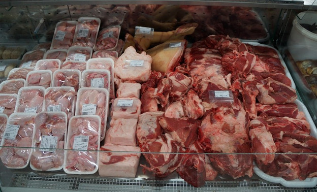 В одном из магазинов Кирова торговали сомнительным мясом