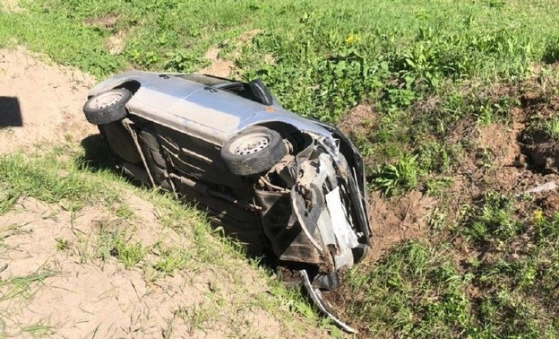 В Уржумском районе 58-летняя женщина на Lada съехала в кювет и травмировалась