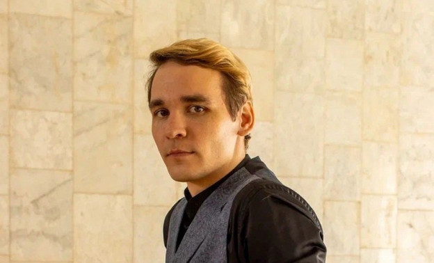 Актёр из сериала «Мажор» Гусев стал артистом кировского драмтеатра