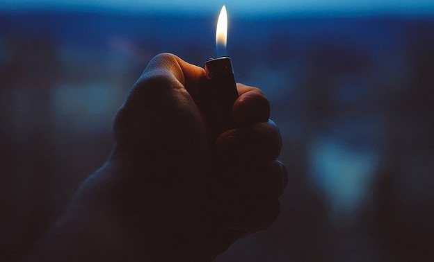 В Кировской области хотят запретить продажу зажигалок детям