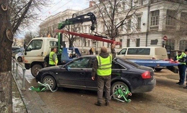 В Кирове усилят внимание за неправильно припаркованными автомобилями