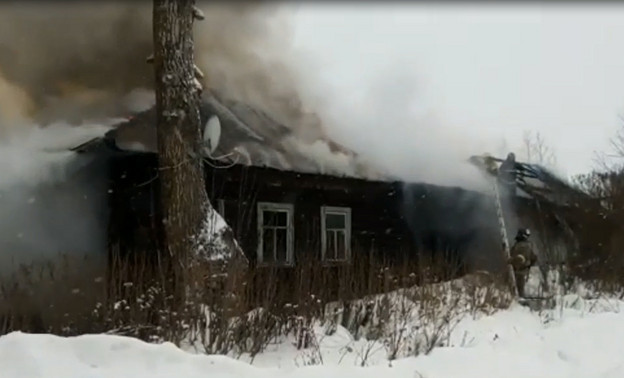 В Зуевском районе мужчина и женщина заживо сгорели в собственном доме