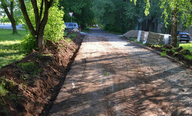 В Кирово-Чепецке начали ремонтировать тротуары