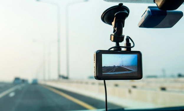 Правда ли, что водителей будут штрафовать за видеорегистраторы на лобовом стекле?