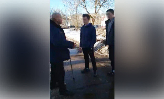 Подросткам, избившим инвалида на камеру в Кирово-Чепецке, огласили приговор
