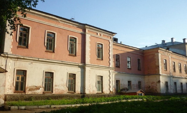 В Кирове установили охранную зону для дома в больничном городке