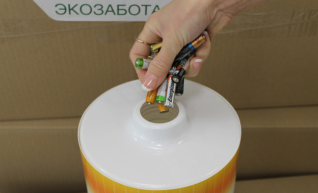 В учебных заведениях Кировской области появятся контейнеры для сбора батареек