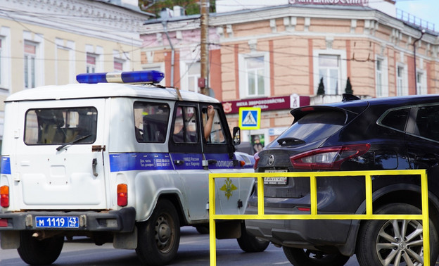 В Кирове пьяный водитель иномарки пытался дать взятку автоинспектору