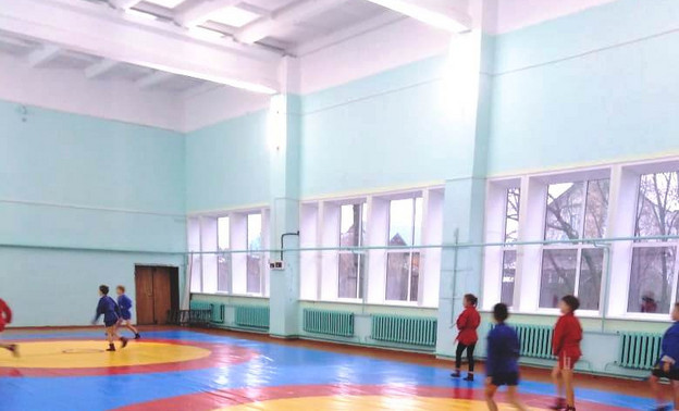 В Свече открыли обновлённый спортивный зал для самбистов
